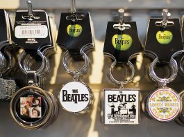 Quyền sở hữu thương hiệu “Apple” thuộc về ai?