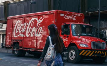 Coca-Cola vượt mặt Pepsi trong năm 2023: Bài học từ chiến lược tập trung và nhượng quyền đóng chai Coca-Cola vượt mặt Pepsi trong năm 2023: Bài học từ chiến lược tập trung và nhượng quyền đóng chai