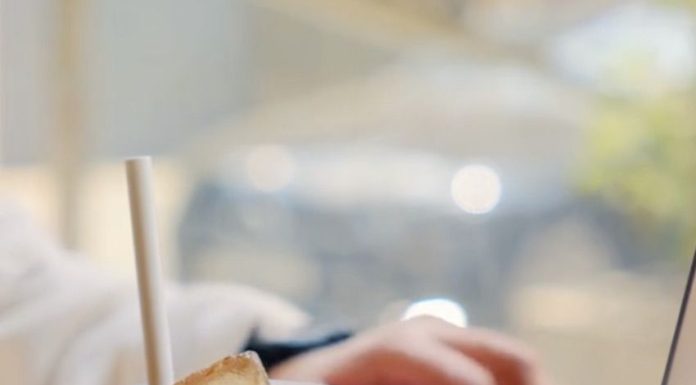 Bắt đầu ngày mới với một ly cà phê: Chiến lược marketing F&B chinh phục giới trẻ Bắt đầu ngày mới với một ly cà phê: Chiến lược marketing F&B chinh phục giới trẻ