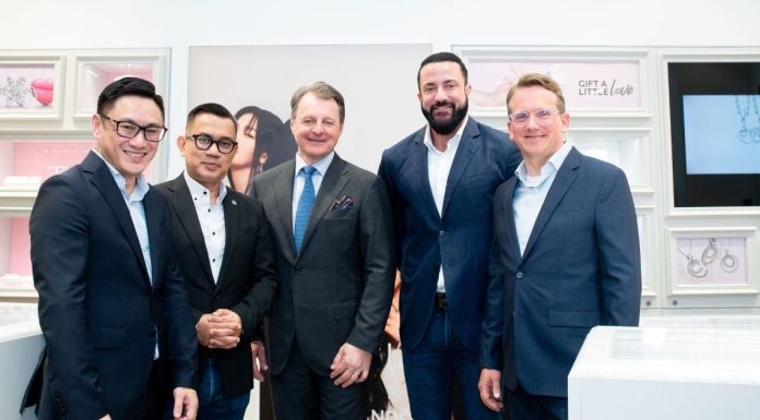 Top executive of Pandora jewelry brand visits Vietnam market Top executive of Pandora jewelry brand visits Vietnam market